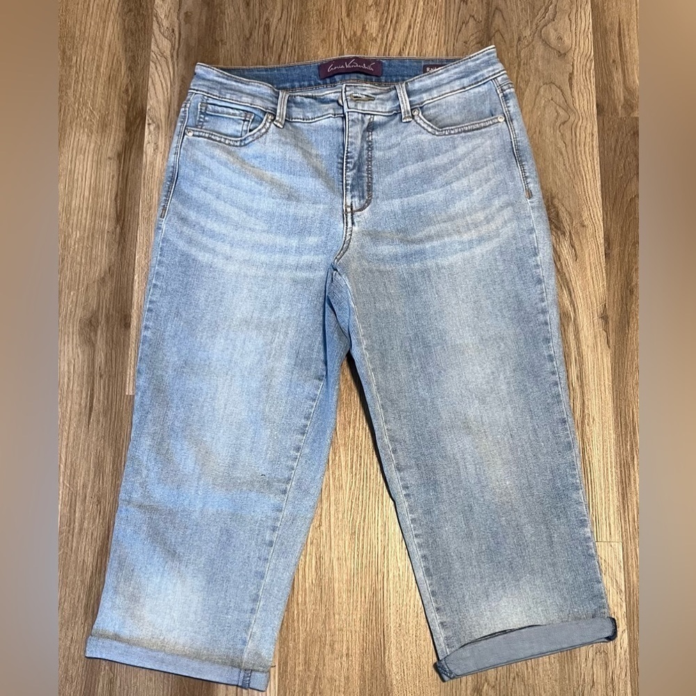 NWOT Gloria Vanderbilt Rail Straight Capri Jeans